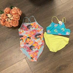 2 Girls bathing suits